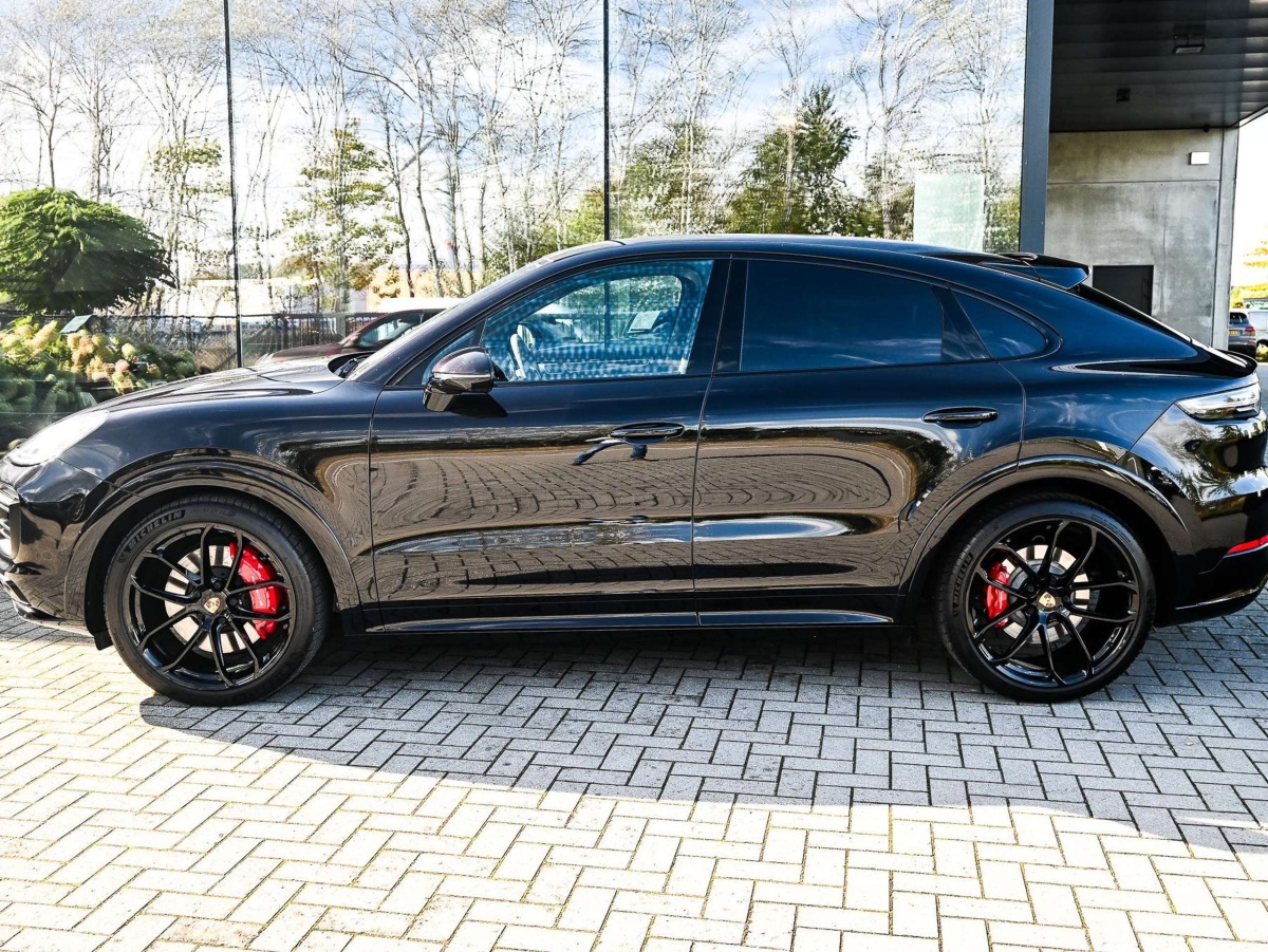 Porsche Cayenne GTS Coupé (E3) (Porsche Approved 07/2026)